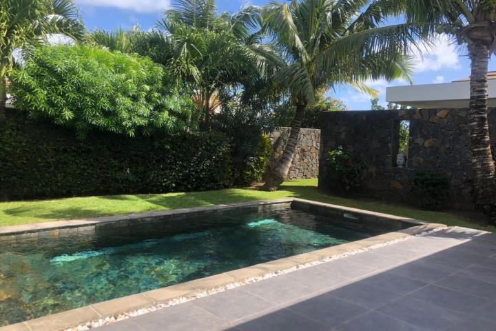 Pereybere – Villa de Prestige accessible aux étrangers avec piscine à vendre