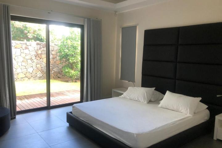 Pereybere – Villa de Prestige accessible aux étrangers avec piscine à vendre