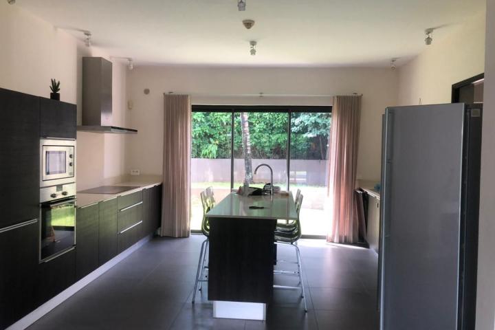 Pereybere – Villa de Prestige accessible aux étrangers avec piscine à vendre