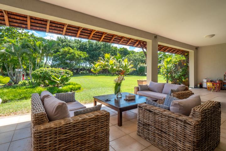 Single-storey 4-bedroom villa to rent in Tamarin Golf