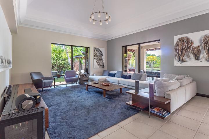 Single-storey 4-bedroom villa to rent in Tamarin Golf
