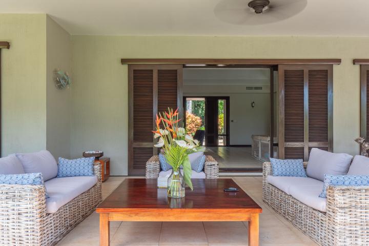 Single-storey 4-bedroom villa to rent in Tamarin Golf