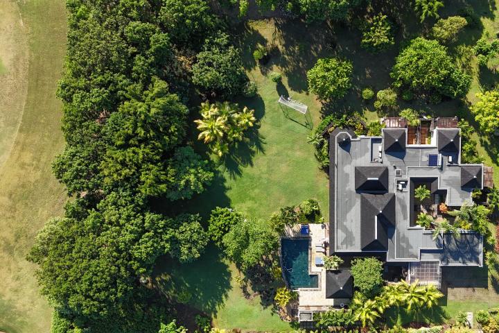Single-storey 4-bedroom villa to rent in Tamarin Golf
