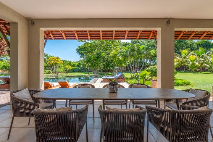 Single-storey 4-bedroom villa to rent in Tamarin Golf