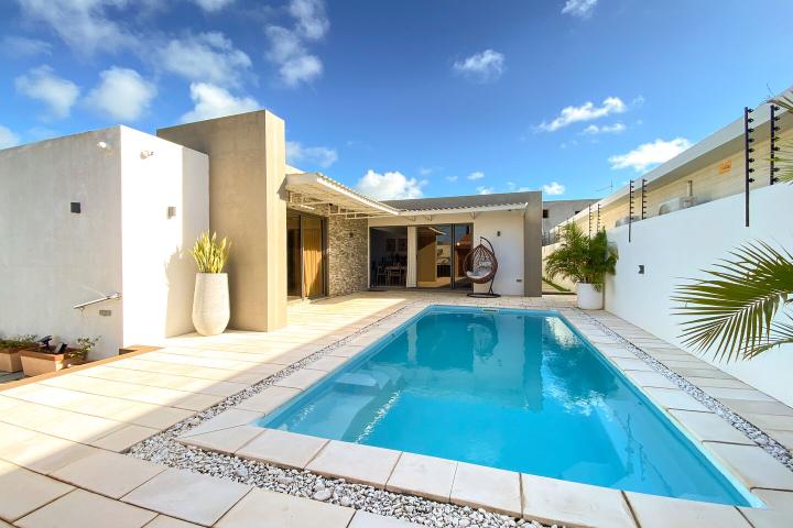 Villa moderne récente à louer à Grand baie