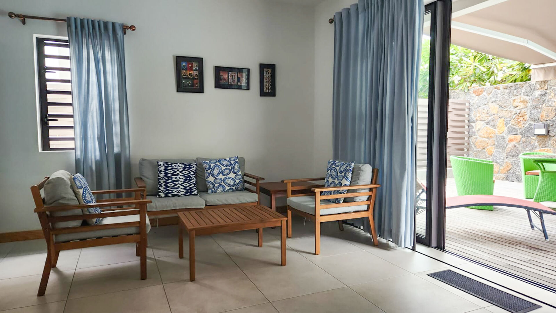 Duplex avec piscine privée à Rivière Noire à louer