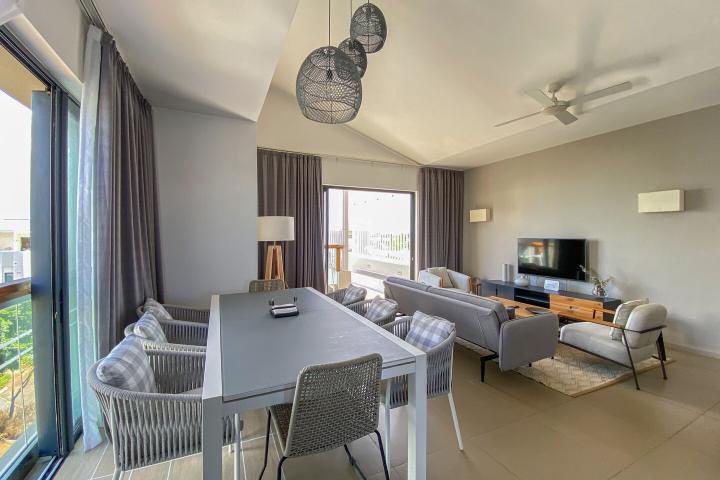 AZURI – Penthouse de prestige à louer à long terme à Haute Rive