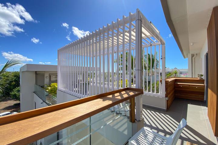 AZURI – Penthouse de prestige à louer à long terme à Haute Rive