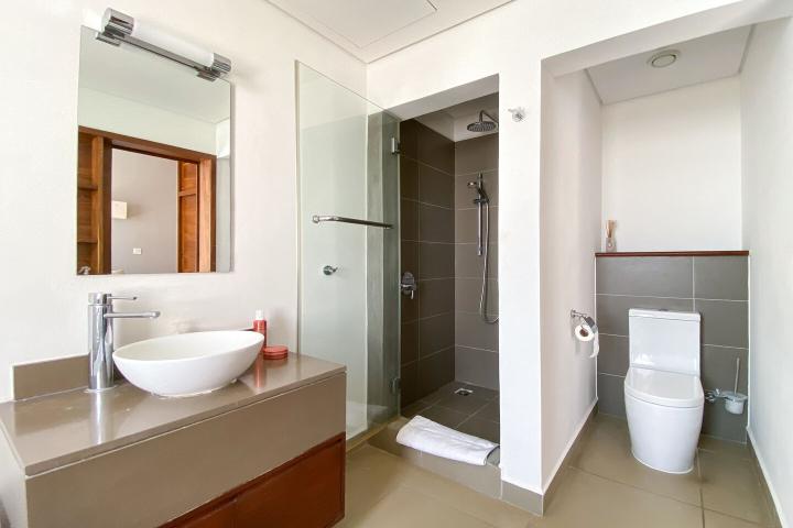 AZURI – Penthouse de prestige à louer à long terme à Haute Rive