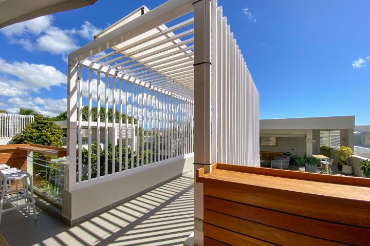 AZURI – Penthouse de prestige à louer à long terme à Haute Rive