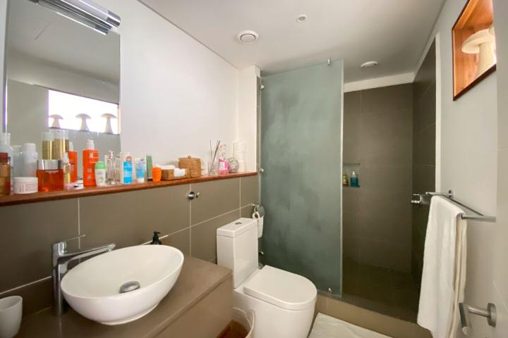 AZURI – Penthouse de prestige à louer à long terme à Haute Rive