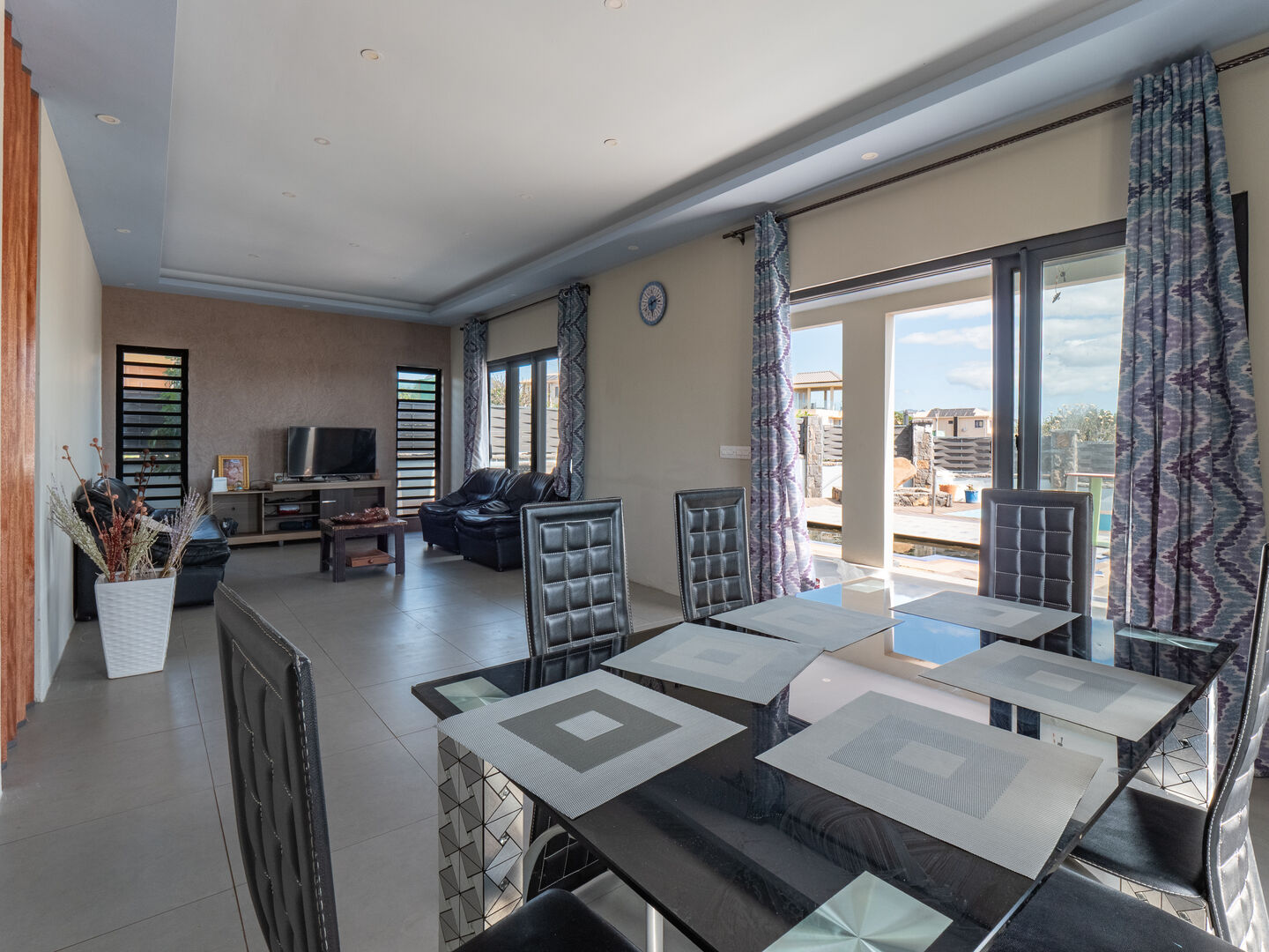 Villa familiale avec piscine et vue mer à louer à Flic en Flac