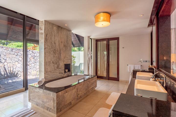 Villa Four Seasons à Anahita avec pool locatif officiel à vendre à Beau Champ