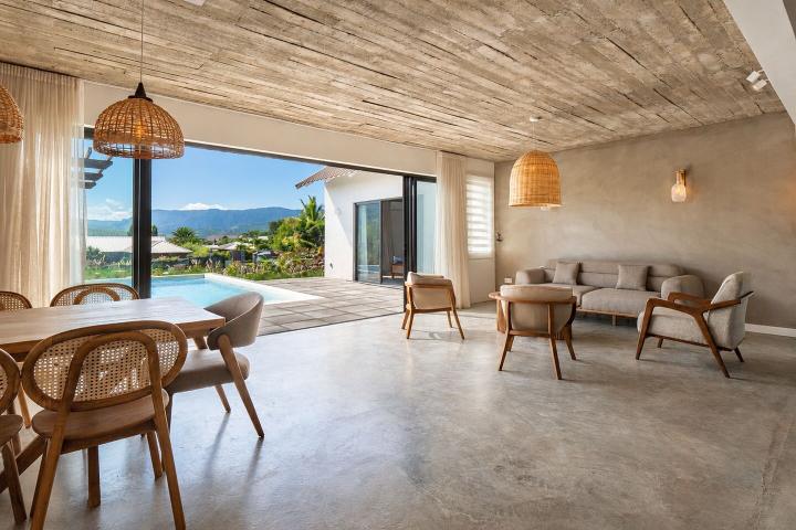 Villa neuve avec piscine dans morcellement sécurisé à louer à Petite Rivière Noire