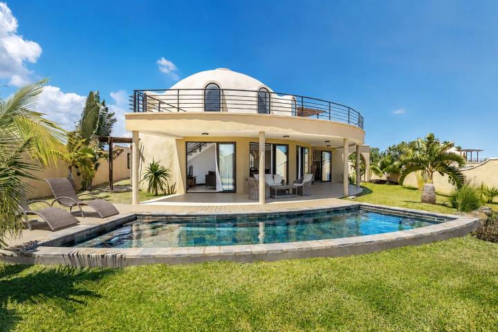 Villa contemporaine atypique 3 chambres à louer à Albion