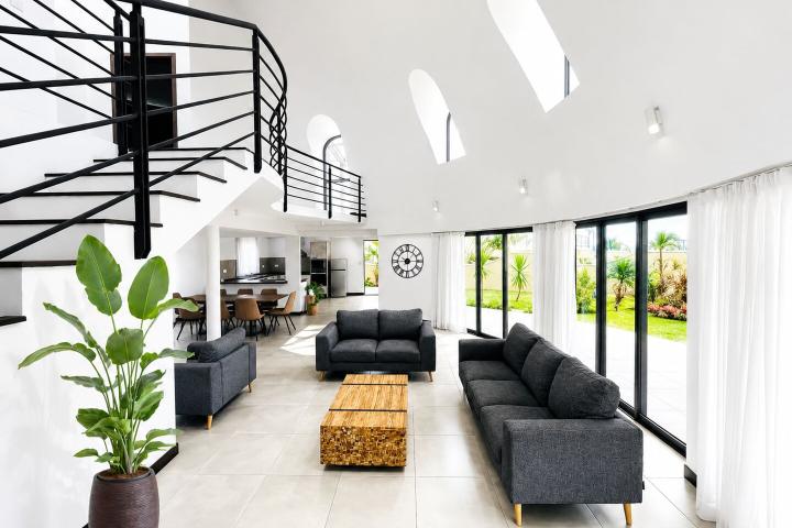 Villa contemporaine atypique 3 chambres à louer à Albion