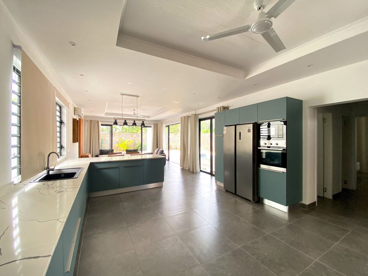 Trou aux Biches – Magnifique Villa moderne meublée 4 chambres ensuite avec piscine privée