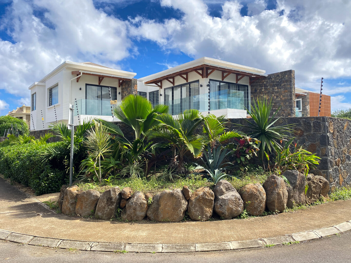 Trou aux Biches – Magnifique Villa moderne meublée 4 chambres ensuite avec piscine privée
