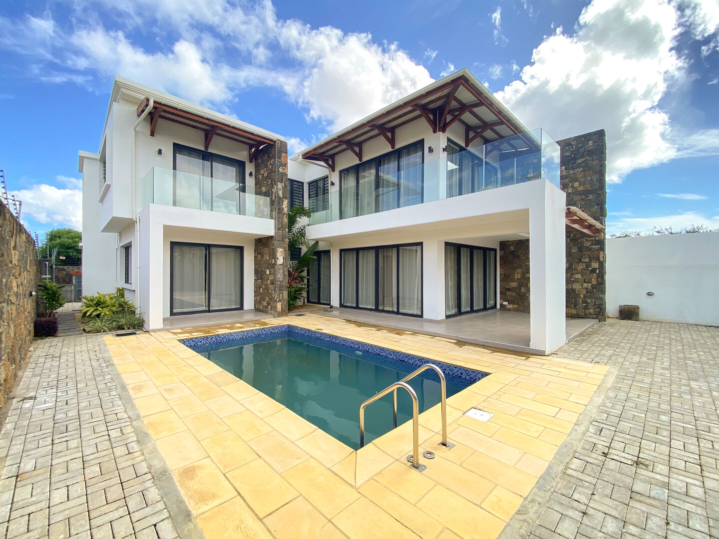 Trou aux Biches – Magnifique Villa moderne meublée 4 chambres ensuite avec piscine privée
