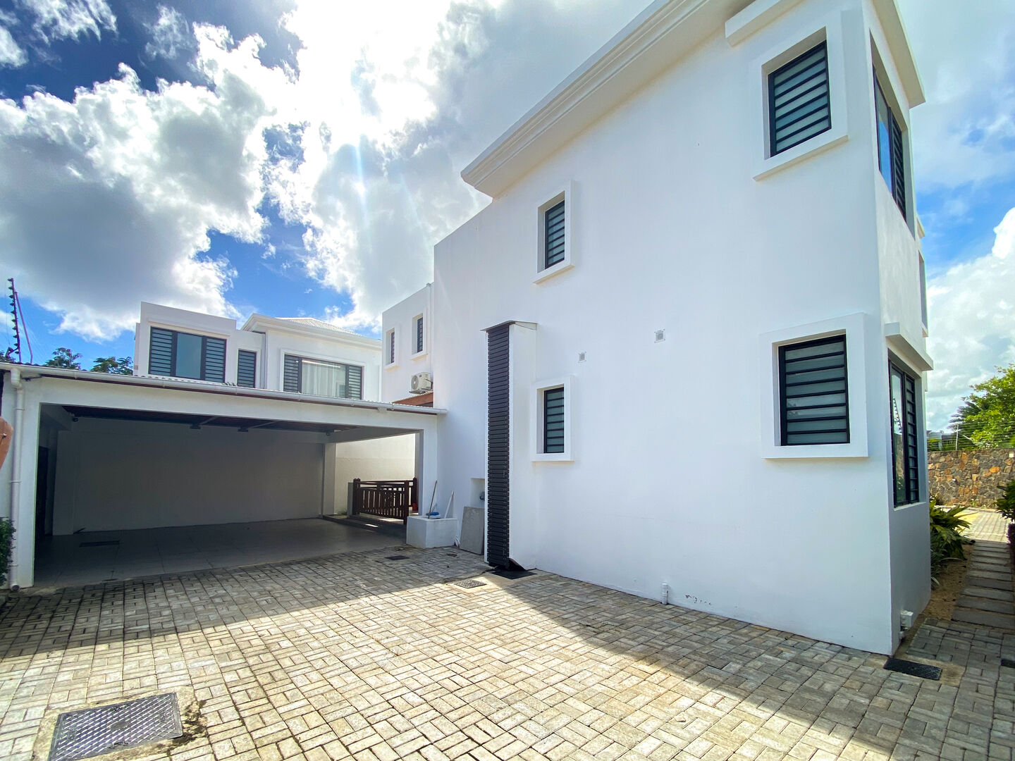 Trou aux Biches – Magnifique Villa moderne meublée 4 chambres ensuite avec piscine privée