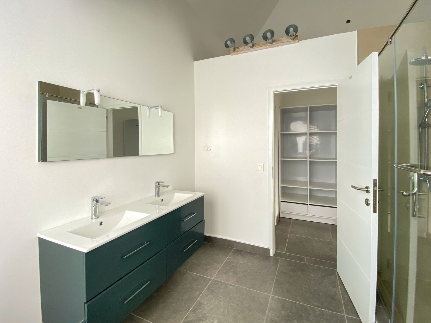 Trou aux Biches – Magnifique Villa moderne meublée 4 chambres ensuite avec piscine privée