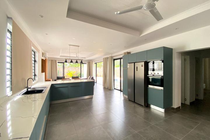 Trou aux Biches – Magnifique Villa moderne meublée 4 chambres ensuite avec piscine privée à louer