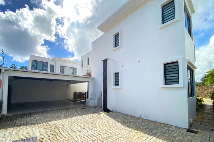 Trou aux Biches – Magnifique Villa moderne meublée 4 chambres ensuite avec piscine privée à louer
