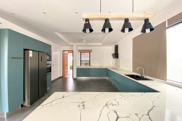 Trou aux Biches – Magnifique Villa moderne meublée 4 chambres ensuite avec piscine privée à louer