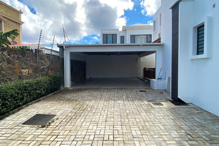 Trou aux Biches – Magnifique Villa moderne meublée 4 chambres ensuite avec piscine privée à louer