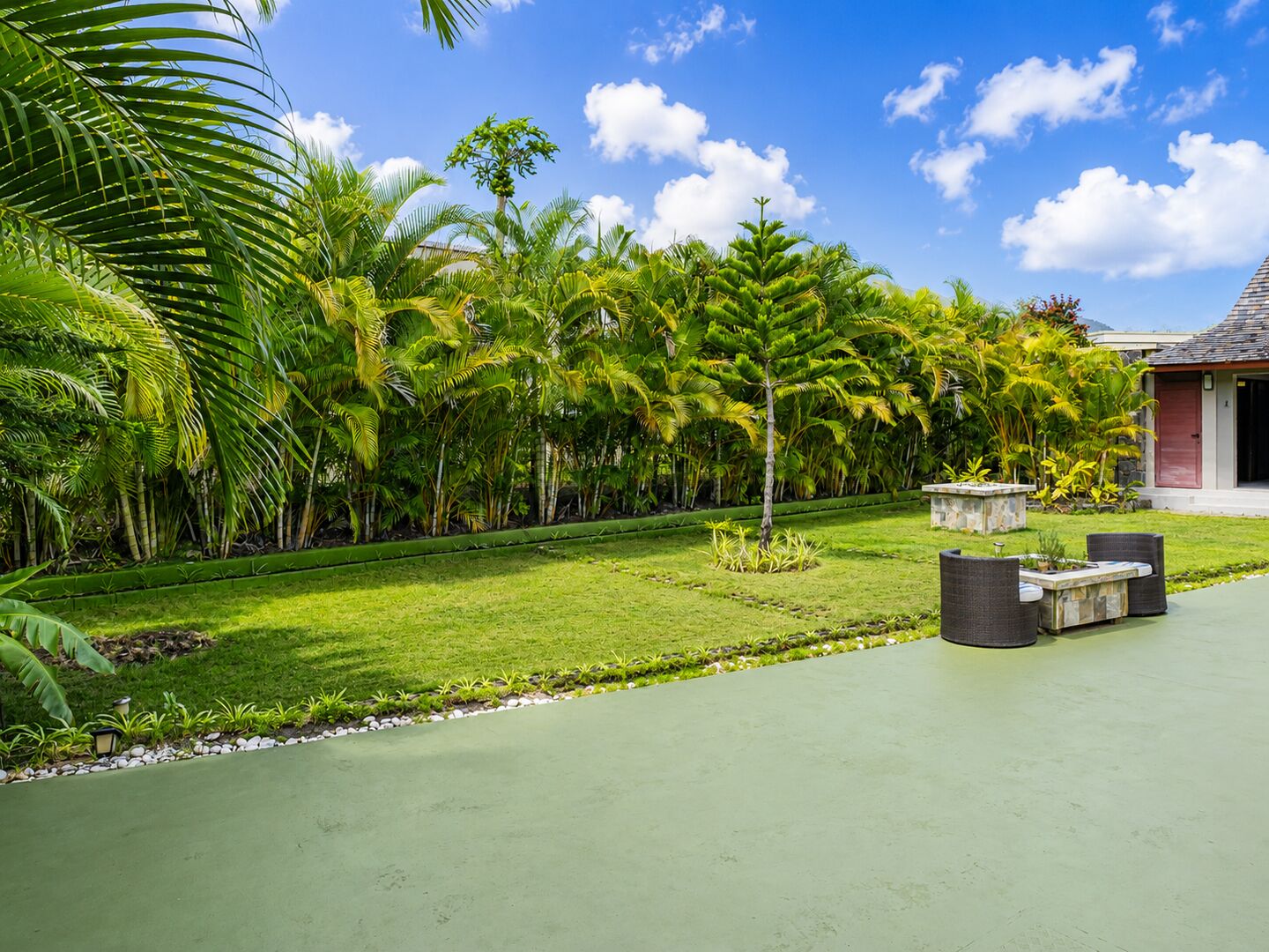 Villa familiale de 4 chambres avec grand jardin et piscine