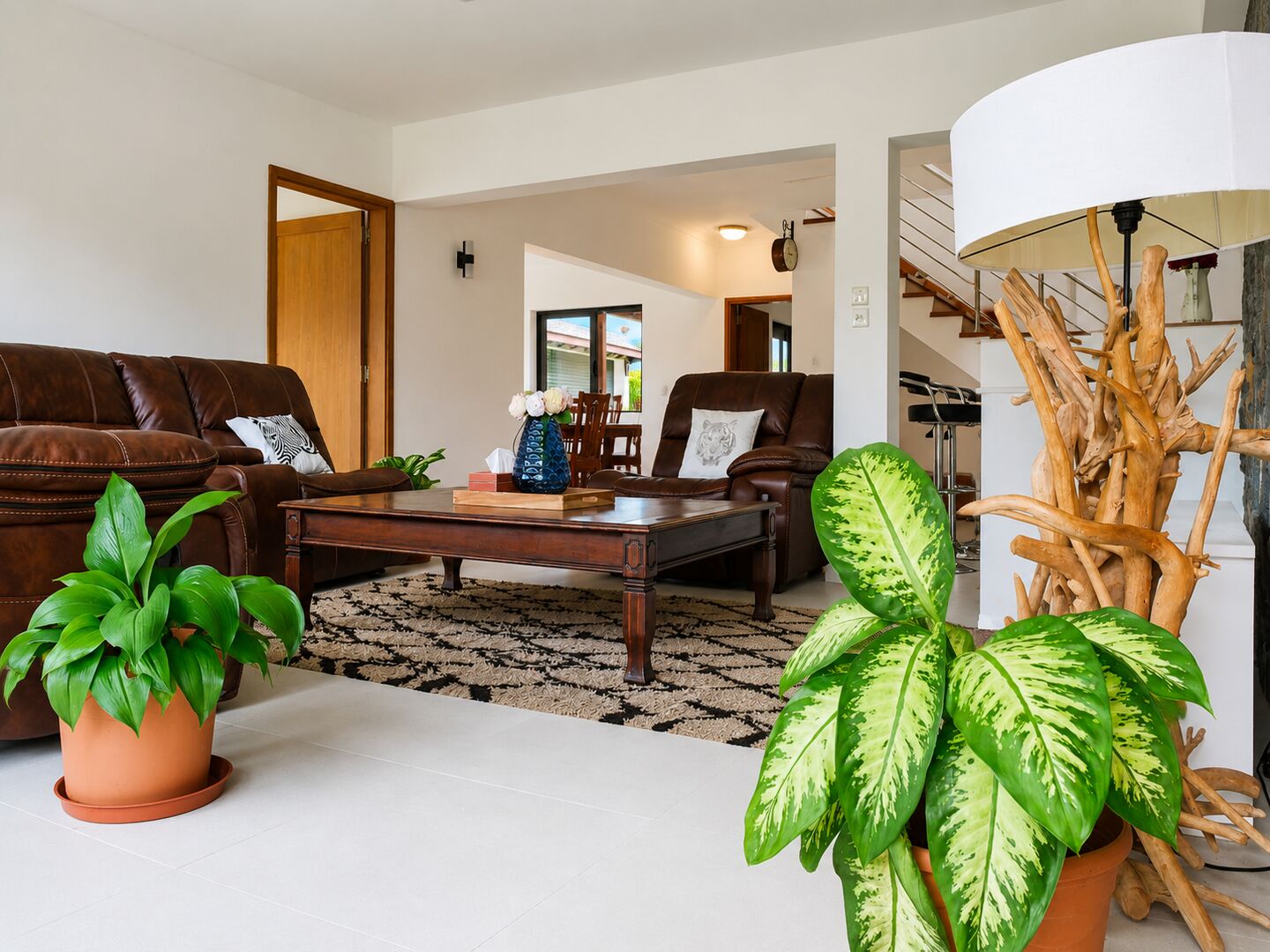 Villa familiale de 4 chambres avec grand jardin et piscine