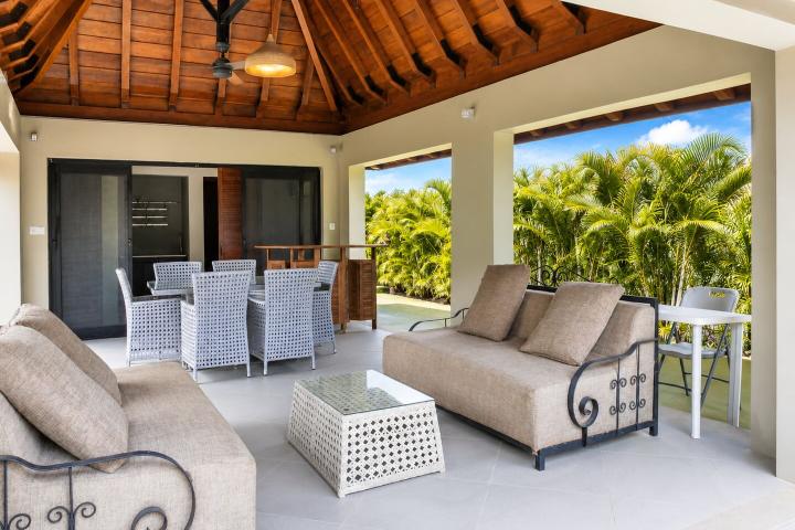 Villa familiale de 4 chambres avec grand jardin et piscine à vendre à Rivière Noire