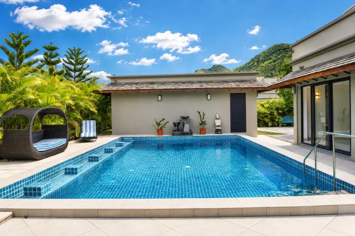 Villa familiale de 4 chambres avec grand jardin et piscine à vendre à Rivière Noire
