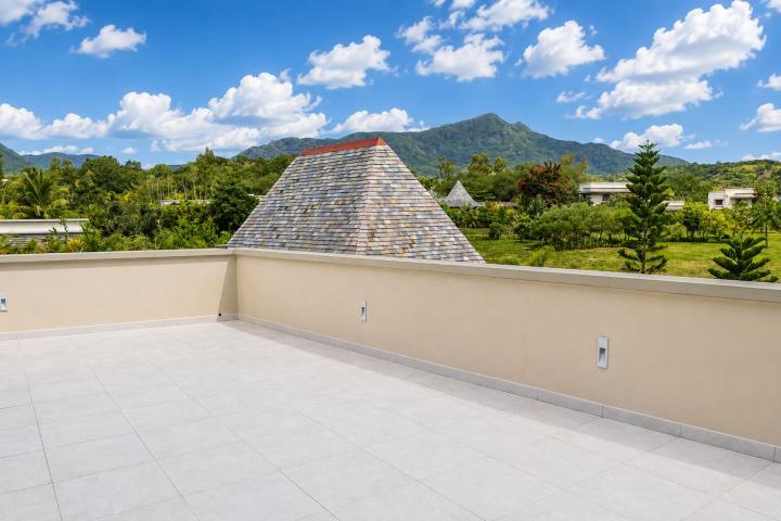 Villa familiale de 4 chambres avec grand jardin et piscine à vendre à Rivière Noire