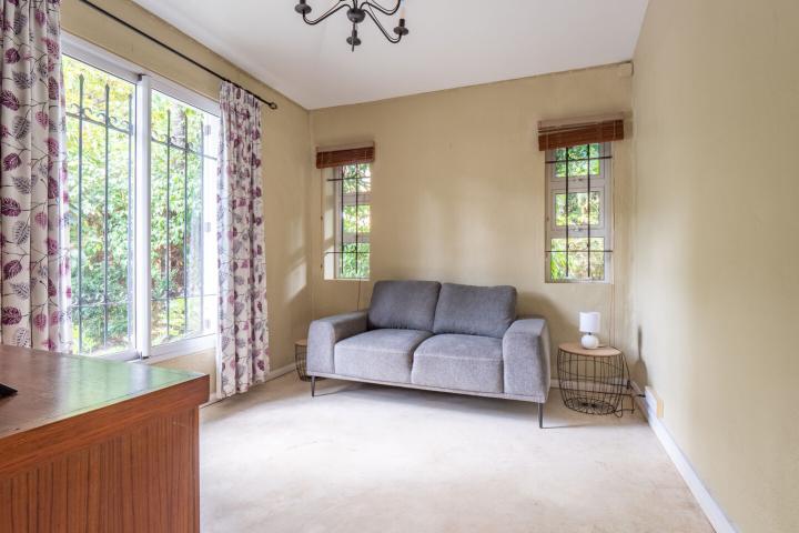 Furnished 4-bedroom house with pool to rent in Rivière Noire