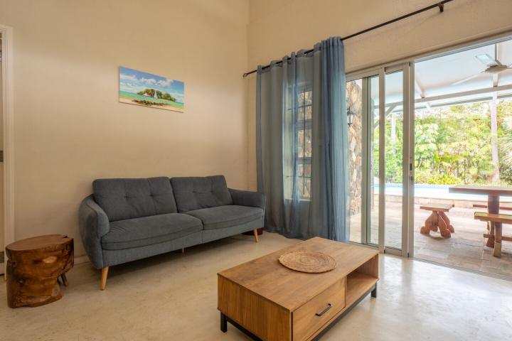 Furnished 4-bedroom house with pool to rent in Rivière Noire