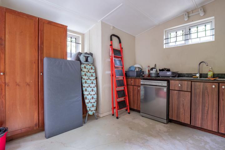 Furnished 4-bedroom house with pool to rent in Rivière Noire