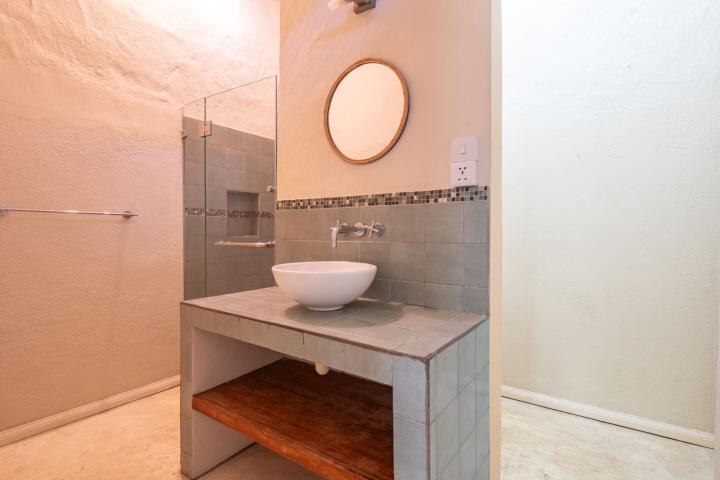 Furnished 4-bedroom house with pool to rent in Rivière Noire