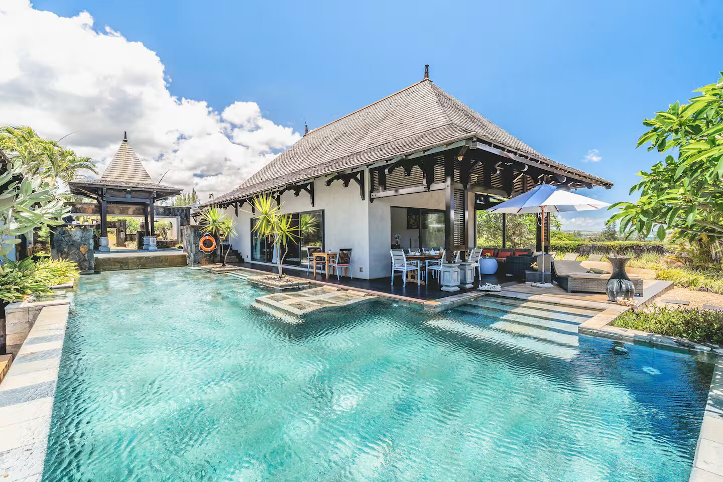 Villa de prestige 4 chambres avec vue mer à vendre à Bel Ombre