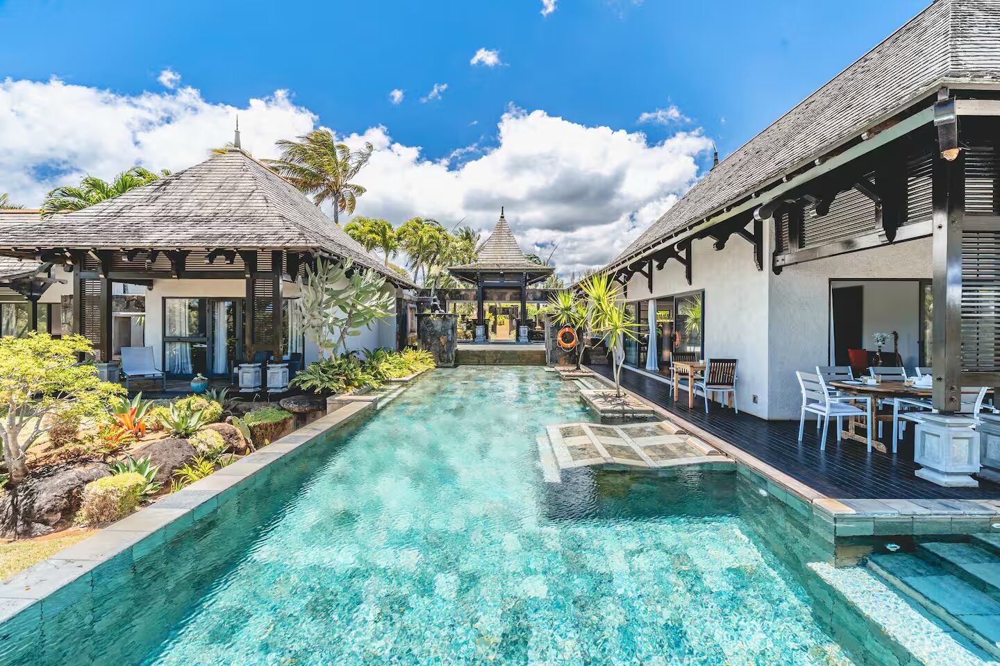 Villa de prestige 4 chambres avec vue mer à vendre à Bel Ombre