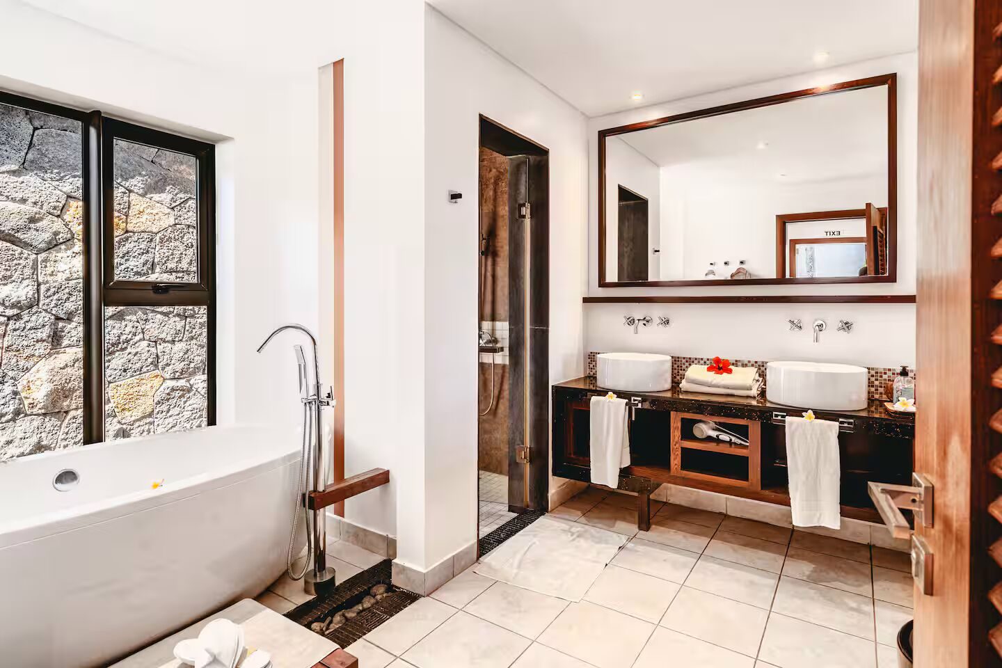 Villa de prestige 4 chambres avec vue mer à vendre à Bel Ombre