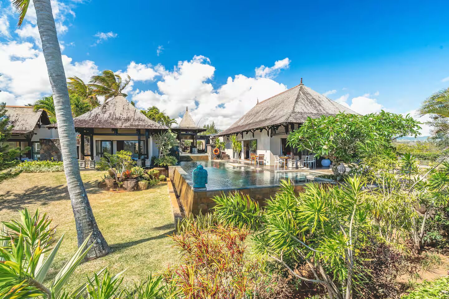 Villa de prestige 4 chambres avec vue mer à vendre à Bel Ombre