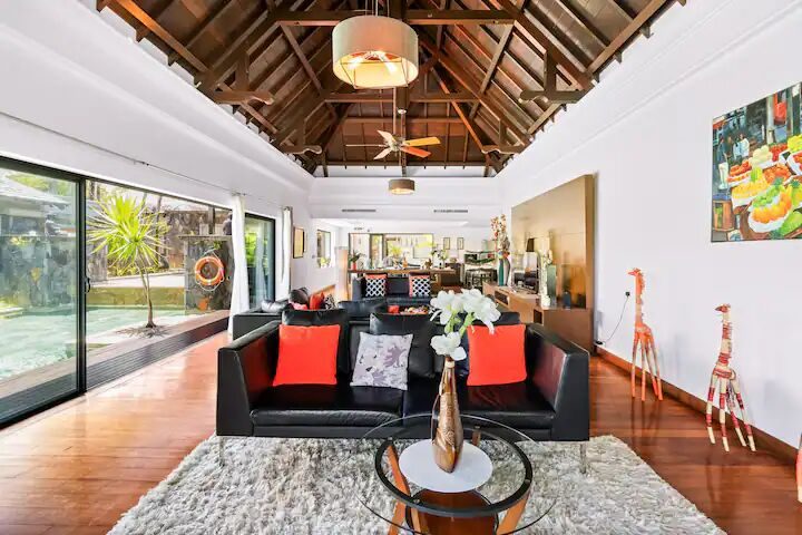 Villa de prestige 4 chambres avec vue mer à vendre à Bel Ombre