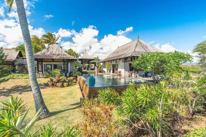 Villa de prestige 4 chambres avec vue mer à vendre à Bel Ombre