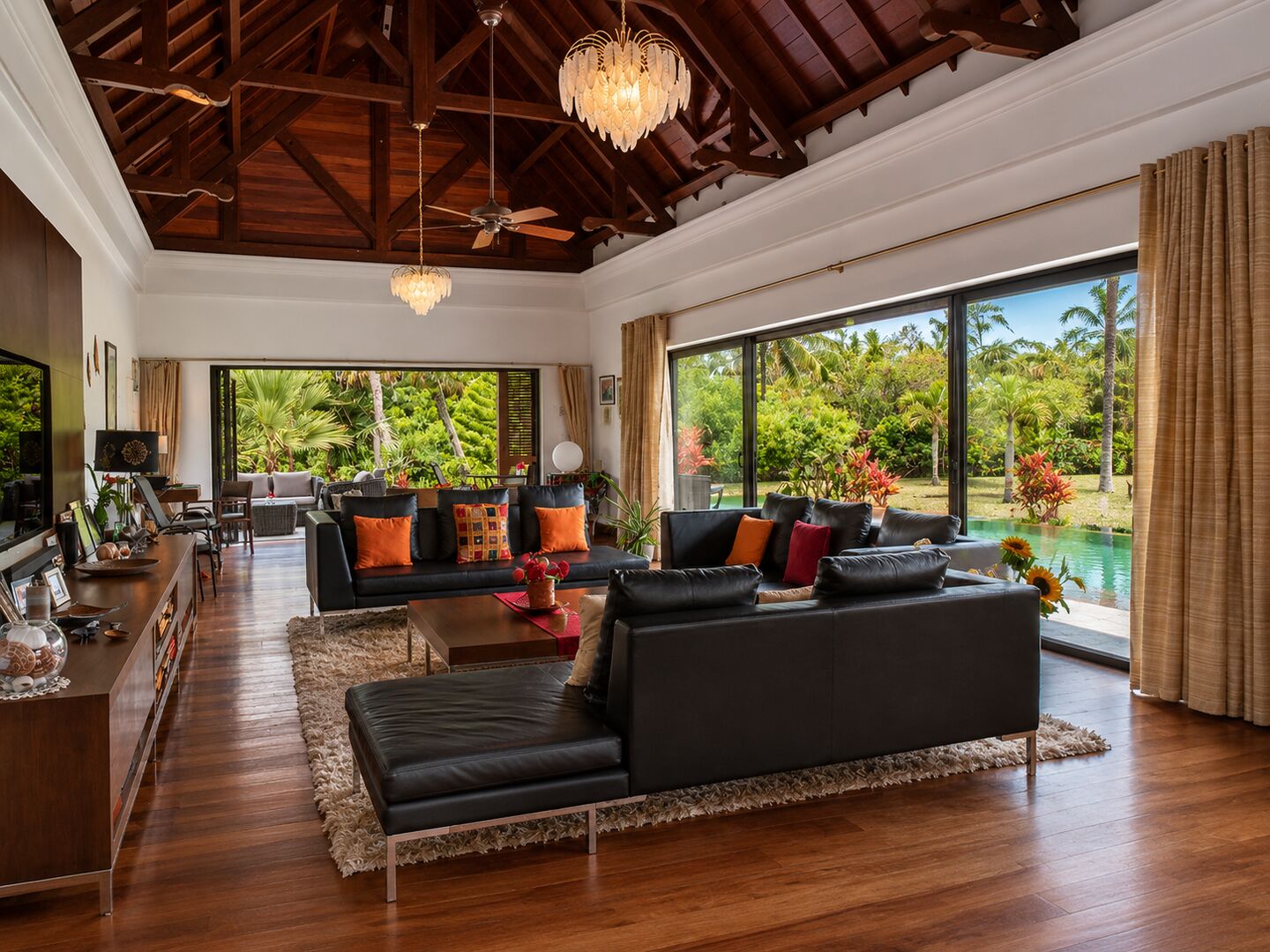 Villa de prestige 3 chambres sur vaste terrain à Bel Ombre