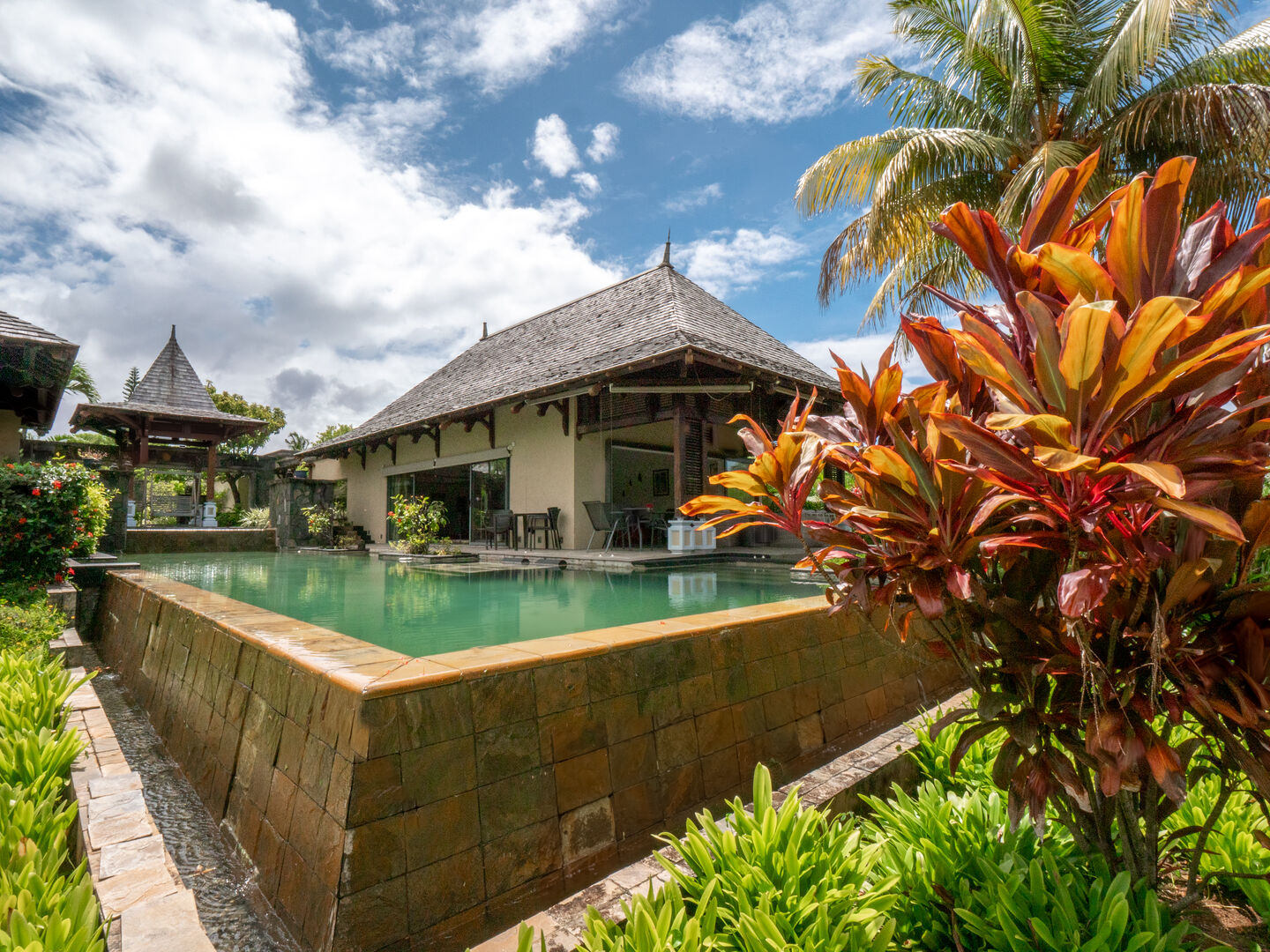 Villa de prestige 3 chambres sur vaste terrain à Bel Ombre
