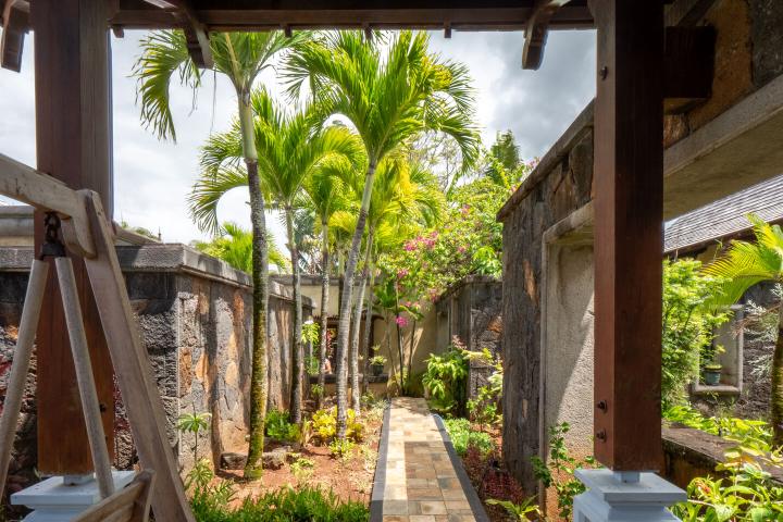 Villa de prestige 3 chambres sur vaste terrain à vendre à Bel Ombre