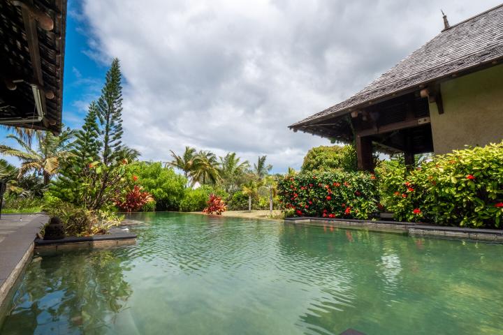 Villa de prestige 3 chambres sur vaste terrain à vendre à Bel Ombre