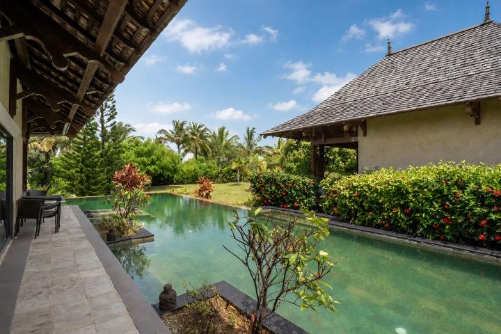 Villa de prestige 3 chambres sur vaste terrain à vendre à Bel Ombre