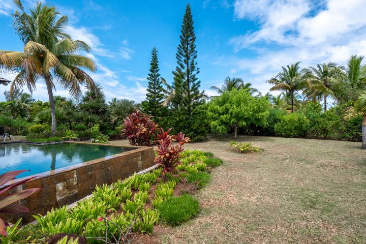 Villa de prestige 3 chambres sur vaste terrain à vendre à Bel Ombre